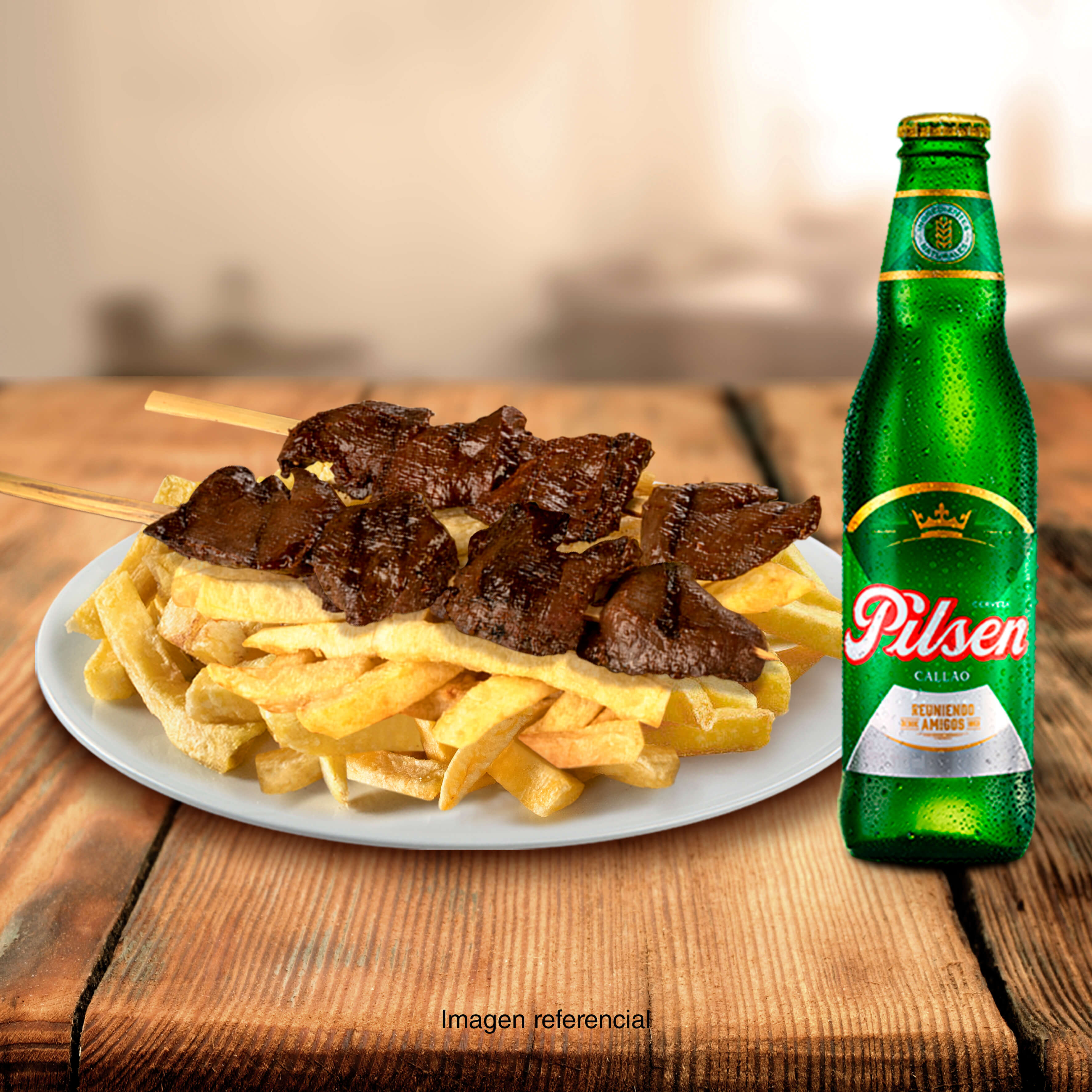 02 palitos de Anticuchos + papas fritas + 1 cerveza personal.